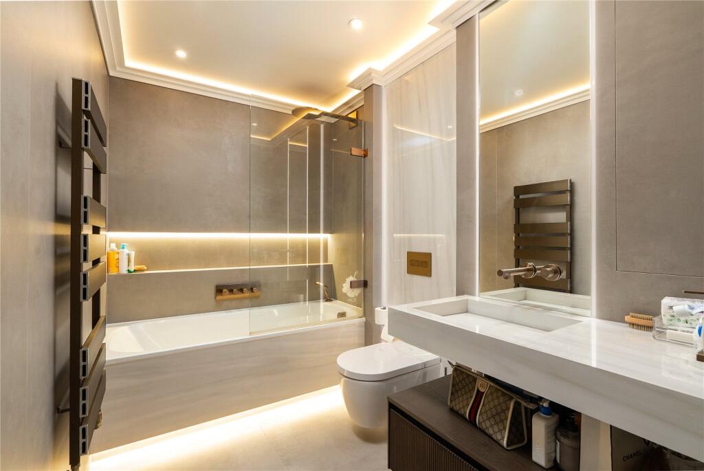 4 bedroom terraced house for sale in Norfolk Crescent, Hyde Park, London, W2